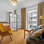Piekna Yellow شقة