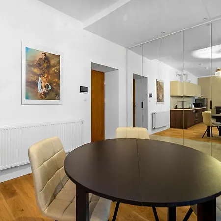 Piekna Yellow Apartmán Varšava