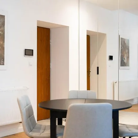 Piekna Yellow Apartmán Varšava