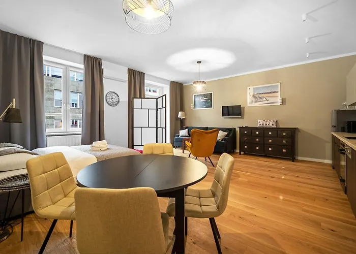 Piekna Yellow Lägenhet