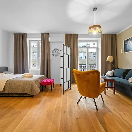 Piekna Yellow * Warsaw